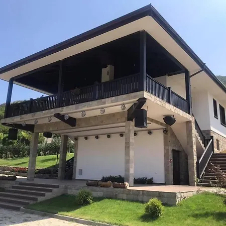 Hotel Complex Yustinavillas Ustina